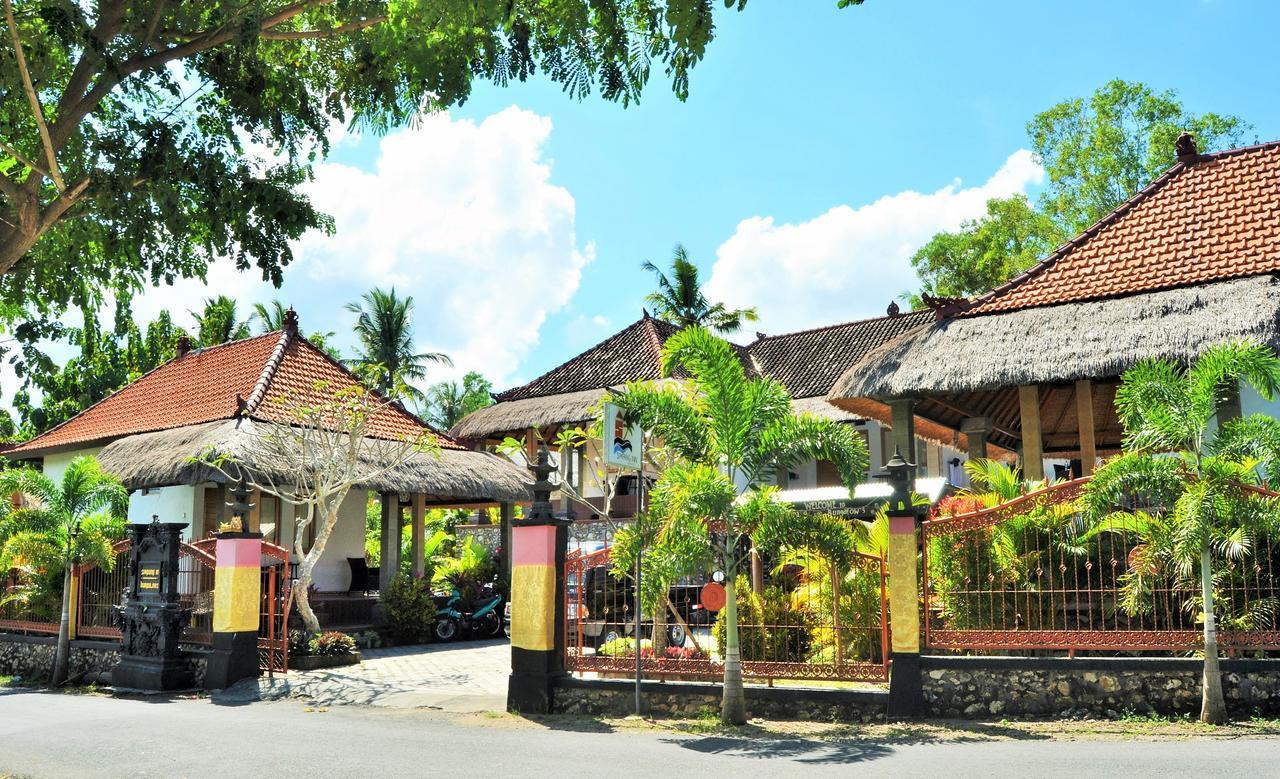 Simpang Inn Sakti Bagian luar foto