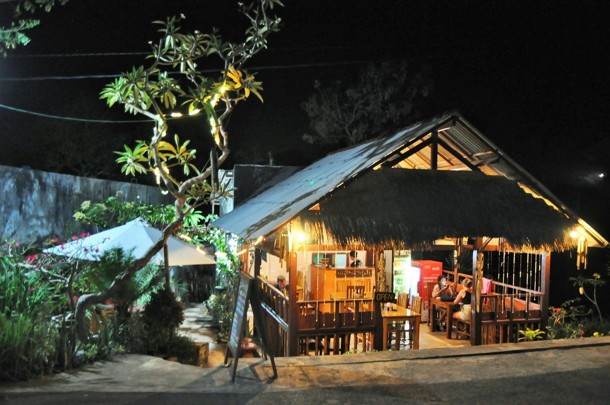 Simpang Inn Sakti Bagian luar foto